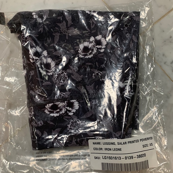 Fabletics leggings. - Picture 6 of 6